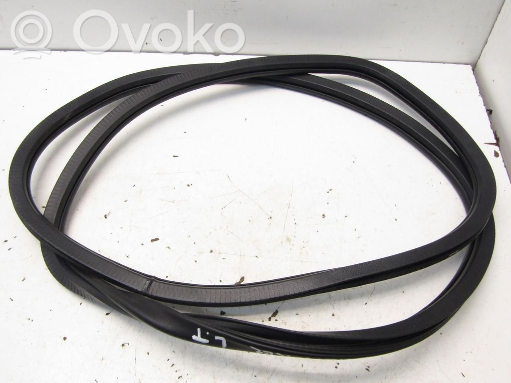 Jeep Cherokee KL Rubber seal rear door 