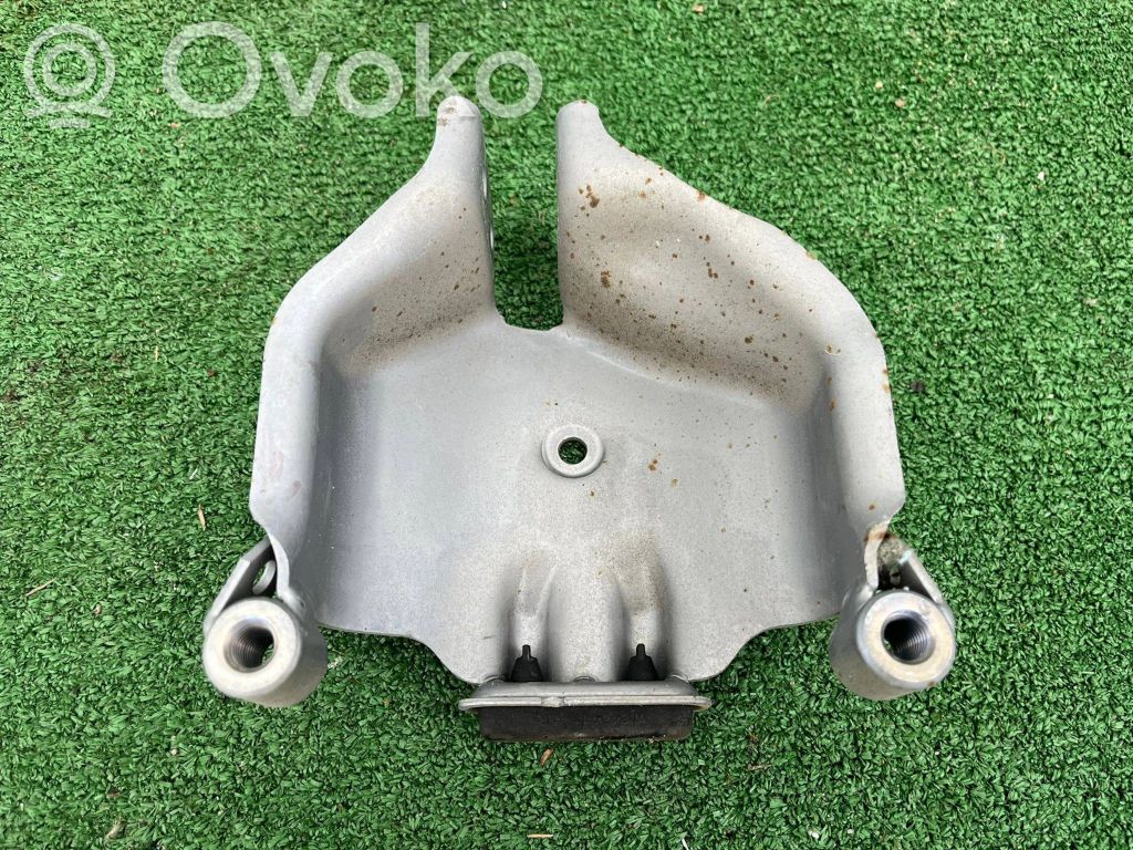 Audi A8 S8 D4 4H Engine mounting bracket 