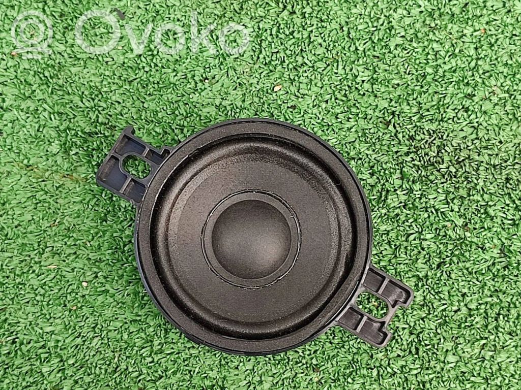 Volkswagen PASSAT B8 Panel speaker 