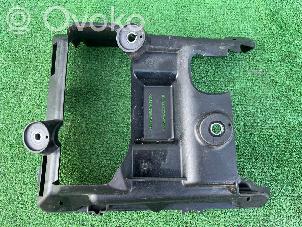 Tie down hook / loop   4M0907650B