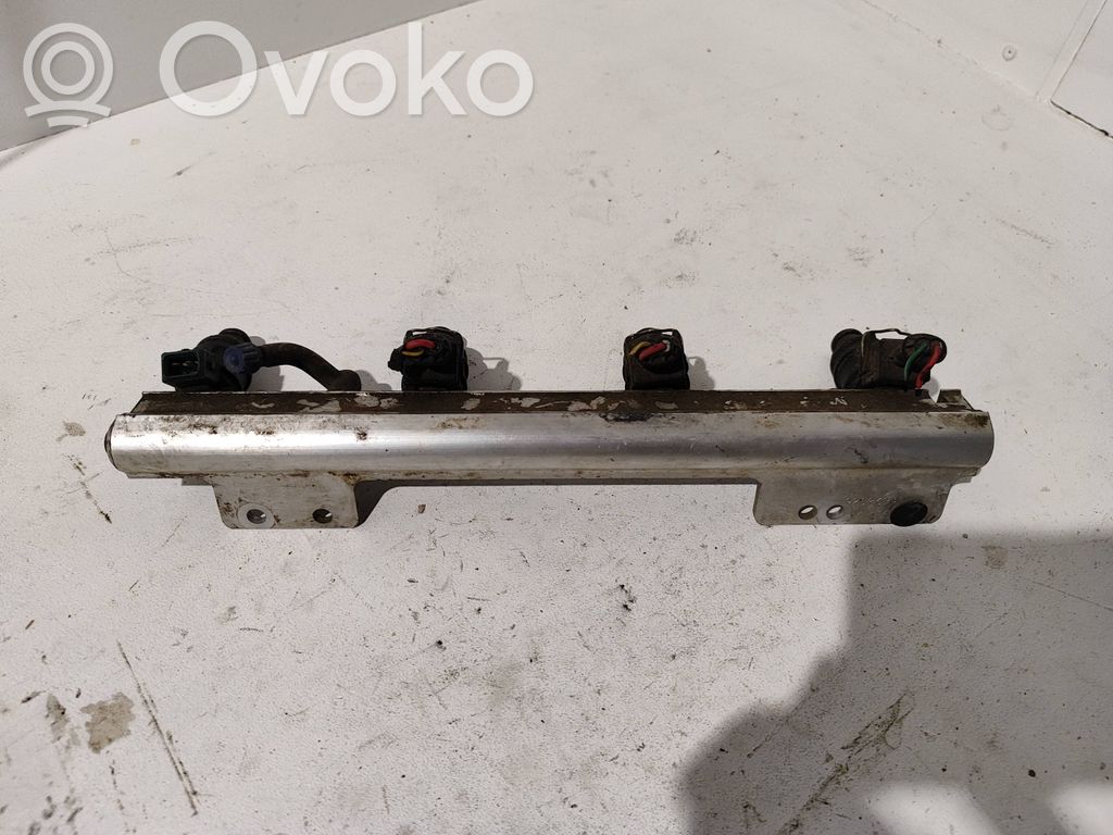 Volvo S40, V40 Degalų magistralinis vamzdelis 