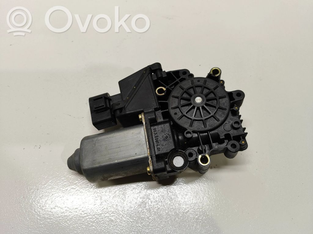Audi A4 S4 B5 8D Silnik regulatora szyby drzwi przednich 