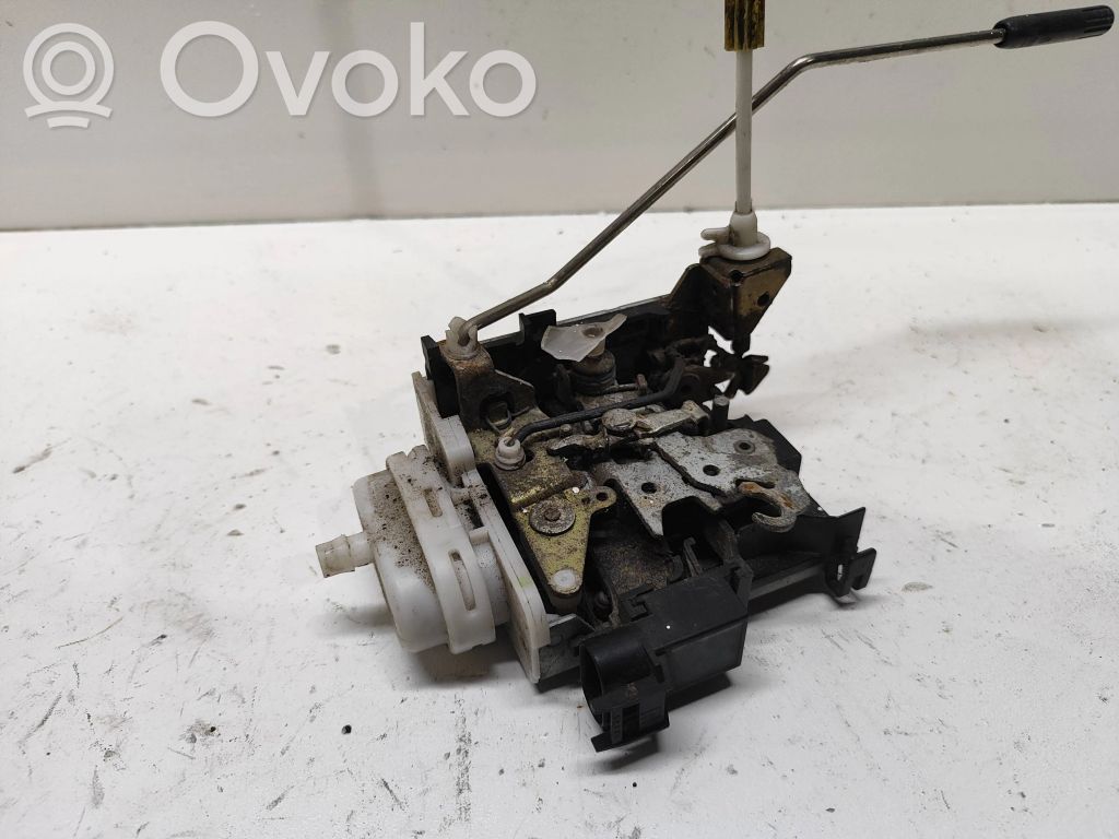 Audi A3 S3 8L Priekšpusē slēdzene 