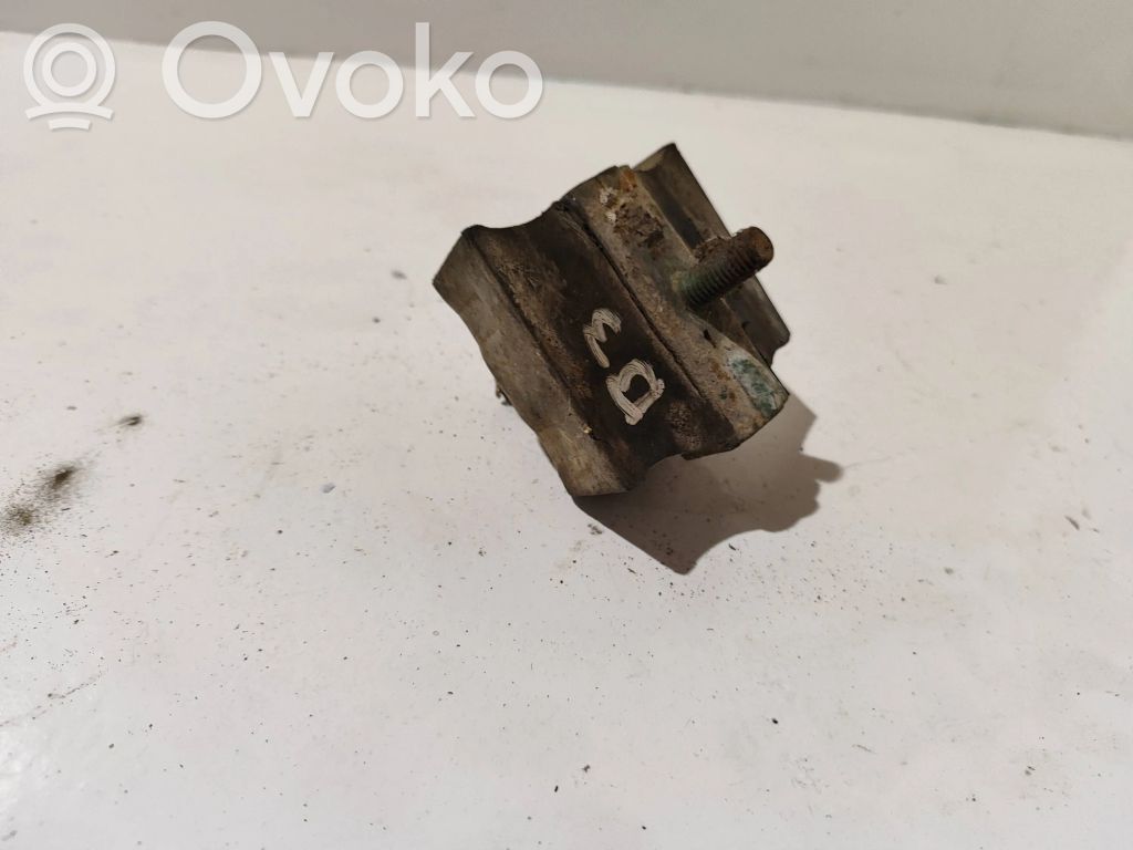 Audi 80 90 B3 Engine mount bracket 