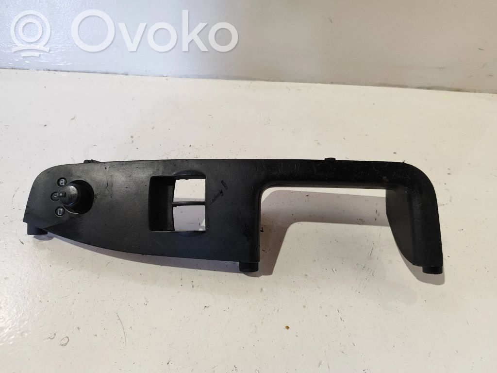 Audi A4 S4 B7 8E 8H Moldura del interruptor de la ventana de la puerta delantera 
