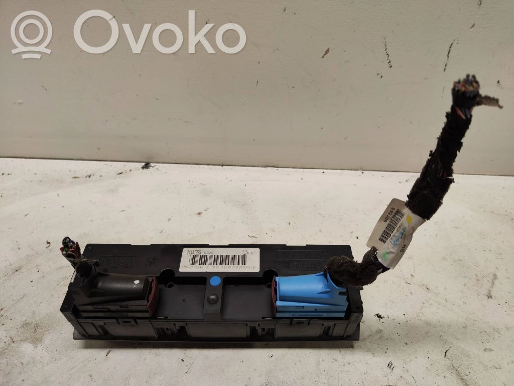 Opel Vectra C Climate control unit 