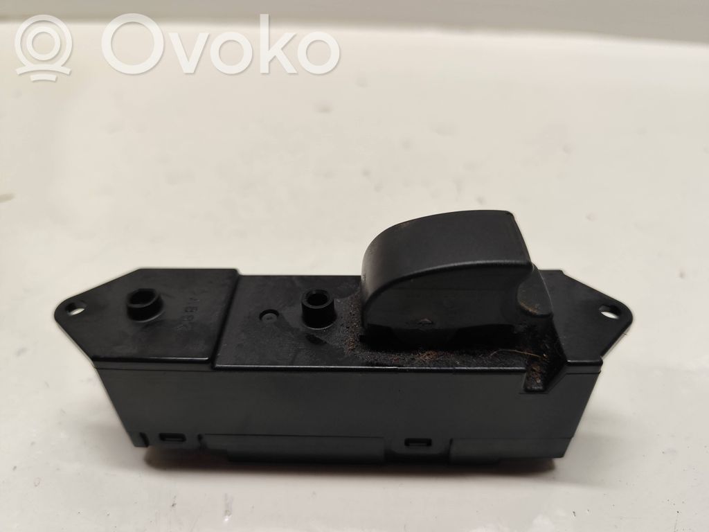 Mitsubishi Outlander Electric window control switch 