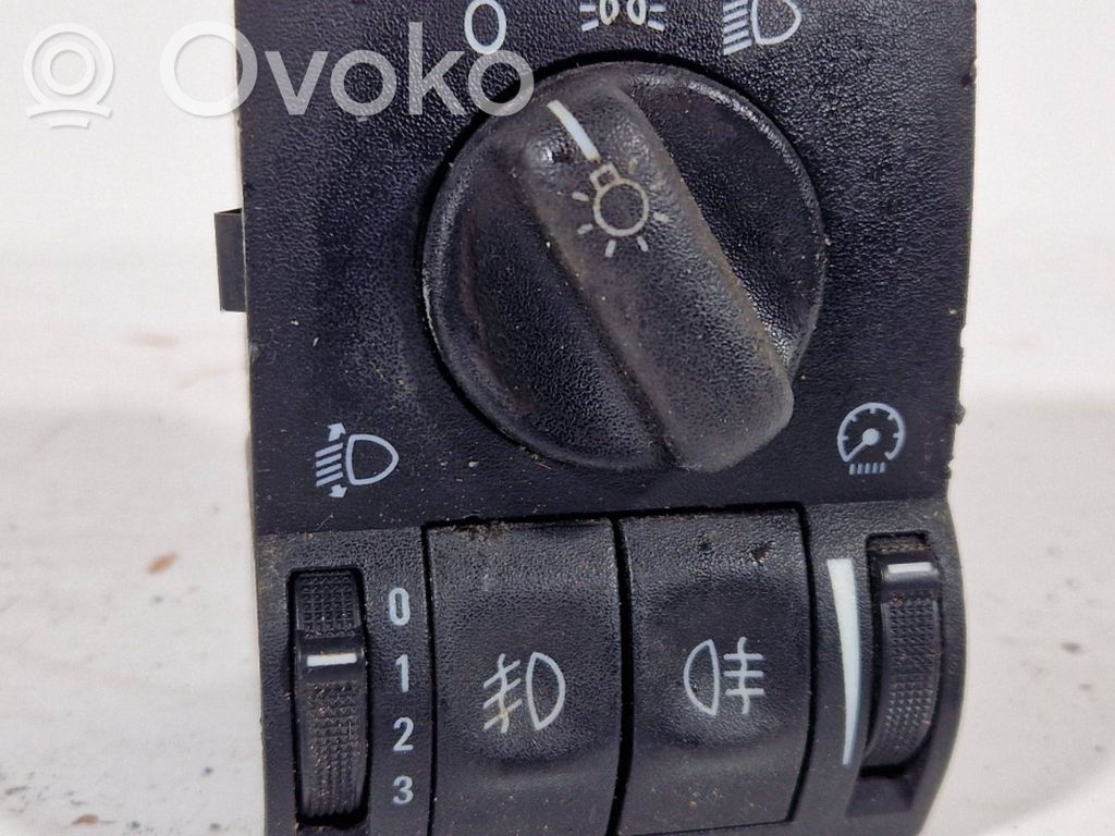 Opel Astra G Light switch 