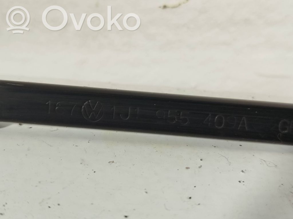 Audi A3 S3 8L Ramię wycieraczki szyby przedniej / czołowej 