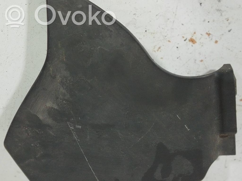 Volkswagen PASSAT B5 Kita variklio skyriaus detalė 