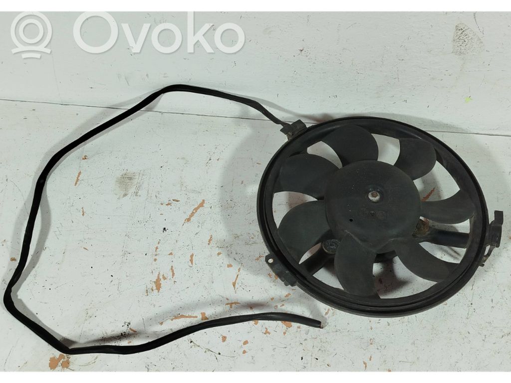 Volkswagen PASSAT B5 Elektrisks radiatoru ventilators 