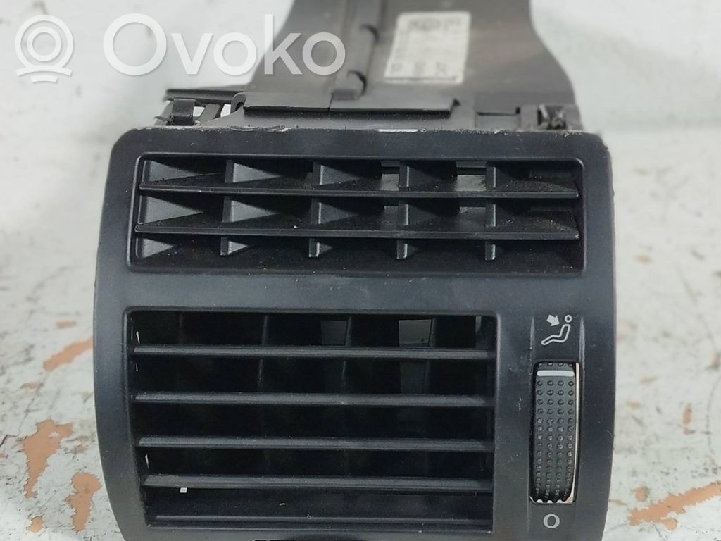 Volkswagen Sharan Boczna kratka nawiewu deski rozdzielczej 