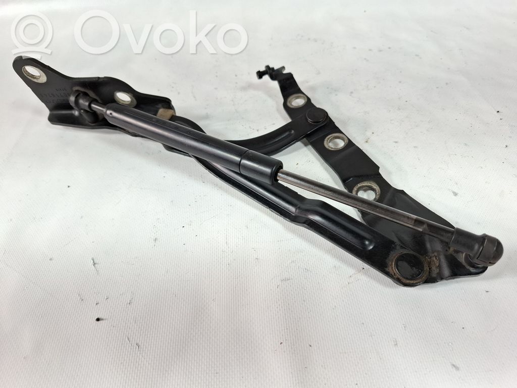 Volvo S40 Tailgate/trunk/boot hinge 