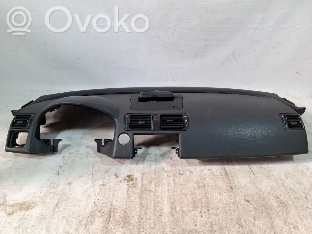 Volvo S40 Panelis 