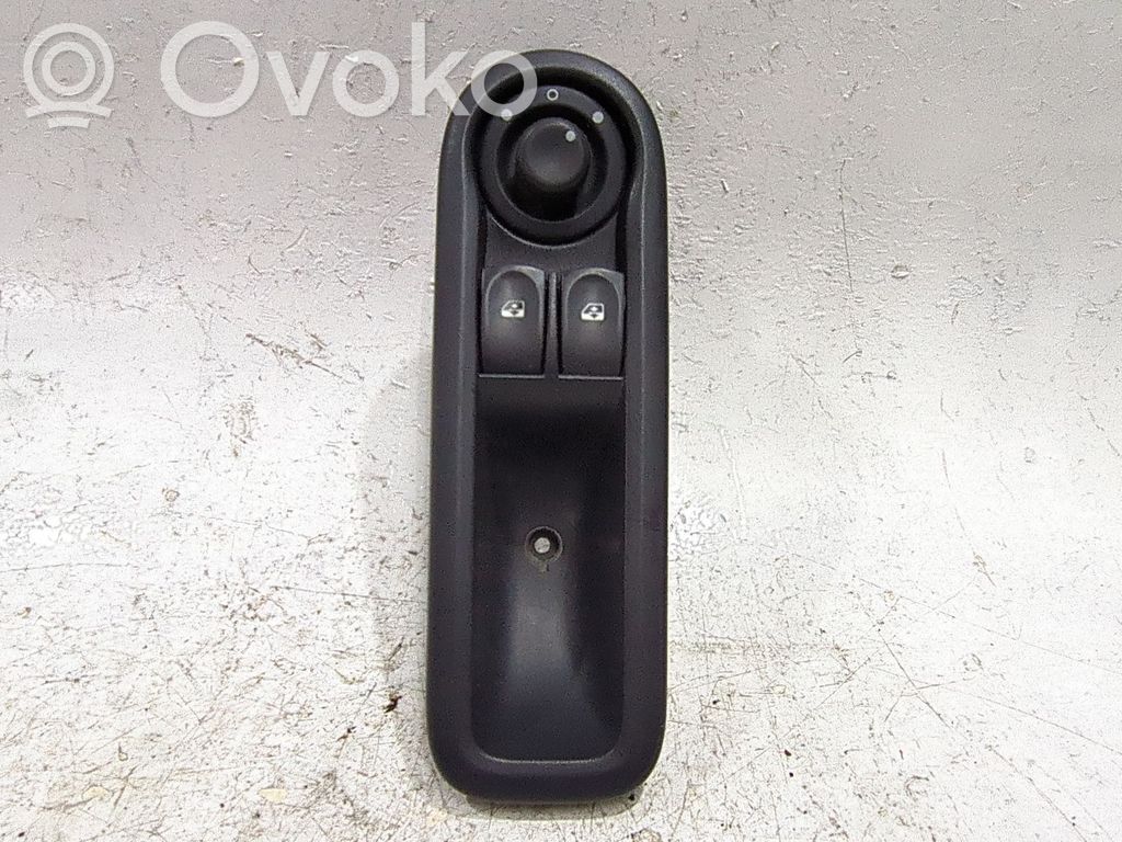 Electric window control switch   E29473