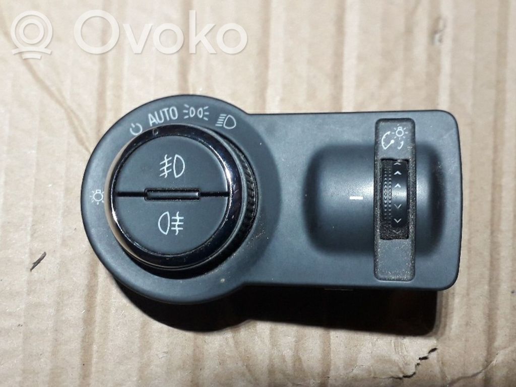 Opel Insignia A Light switch 