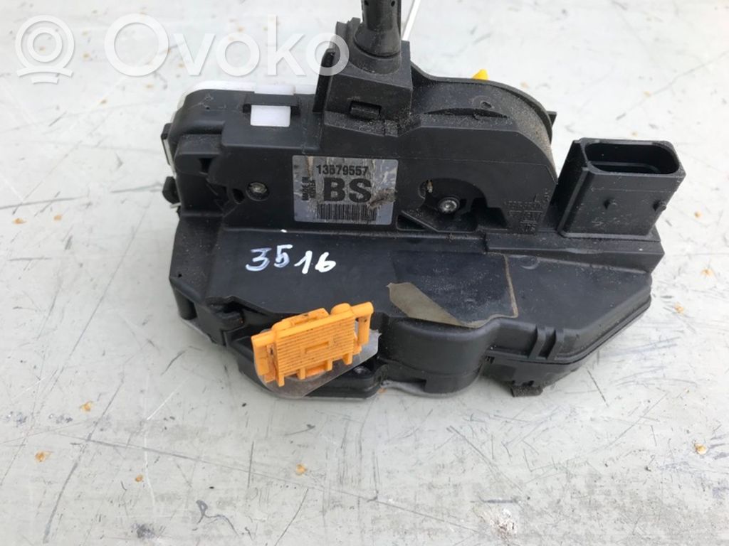 Opel Astra J Takaoven lukko 