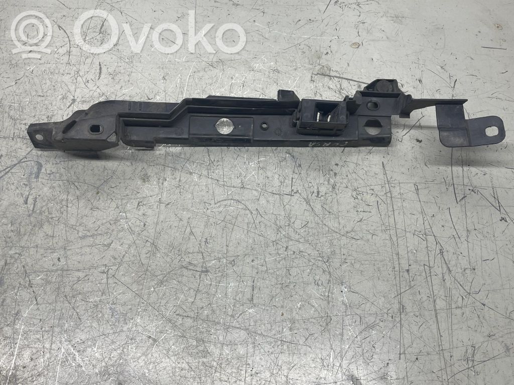 Opel Corsa D Lokasuojan kannake 
