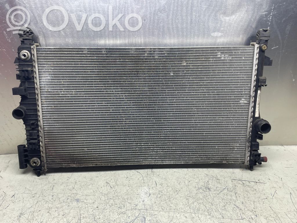 Opel Insignia A Coolant radiator 