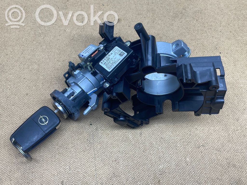 Opel Insignia A Užvedimo spynelė 