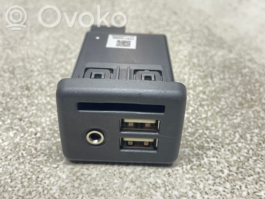 Opel Insignia A USB socket connector 