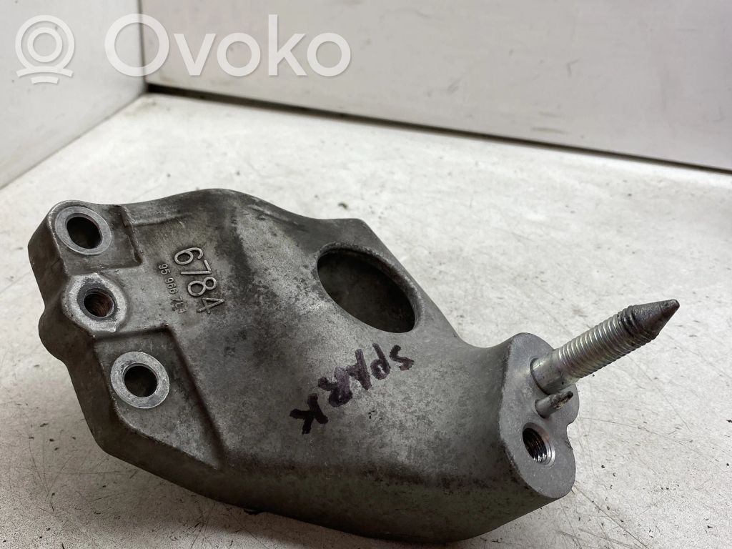 Chevrolet Spark Engine mounting bracket 