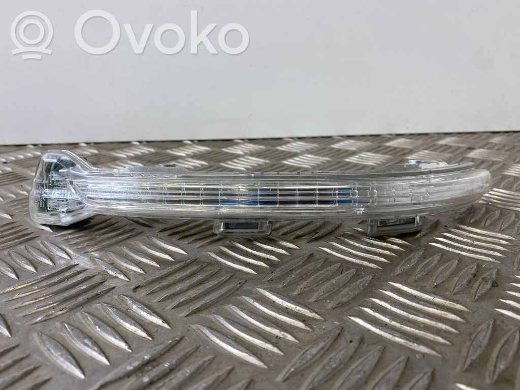 Volkswagen Golf VII Mirror indicator light 
