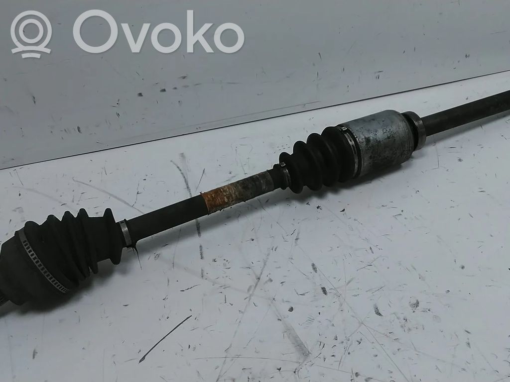 Opel Vivaro Półoś przednia 