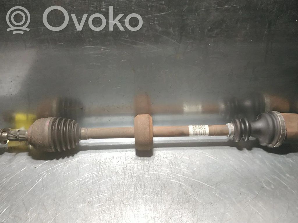 Półoś przednia   8200684408,JB1520