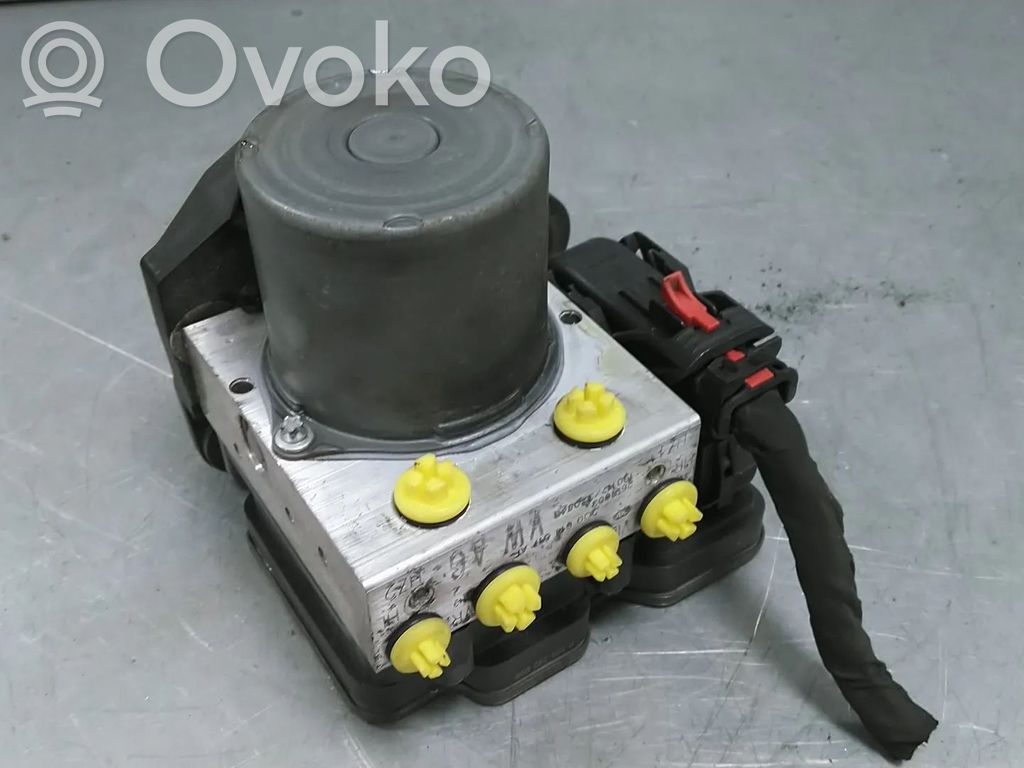 Volkswagen Polo VI Bomba de ABS 