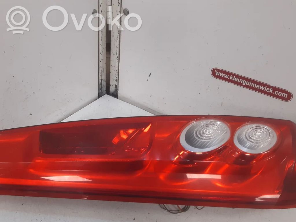 Ford Fiesta Aizmugurējais lukturis virsbūvē 