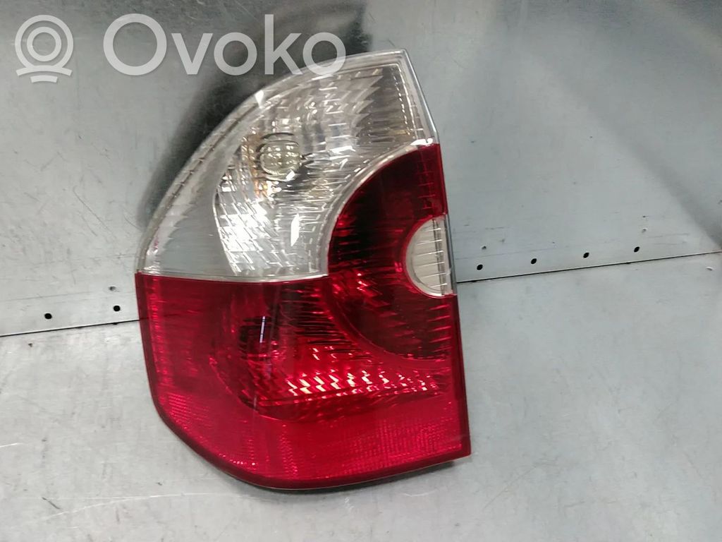 BMW X3 E83 Aizmugurējais lukturis virsbūvē 