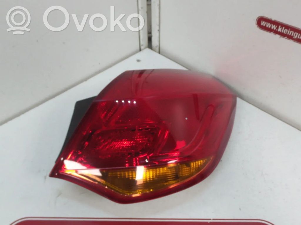 Opel Astra J Lampa tylna 