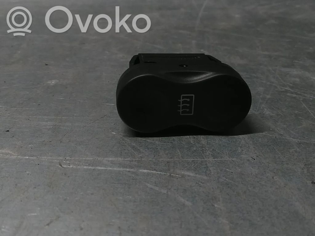 Windscreen/window heater switch   E2311115