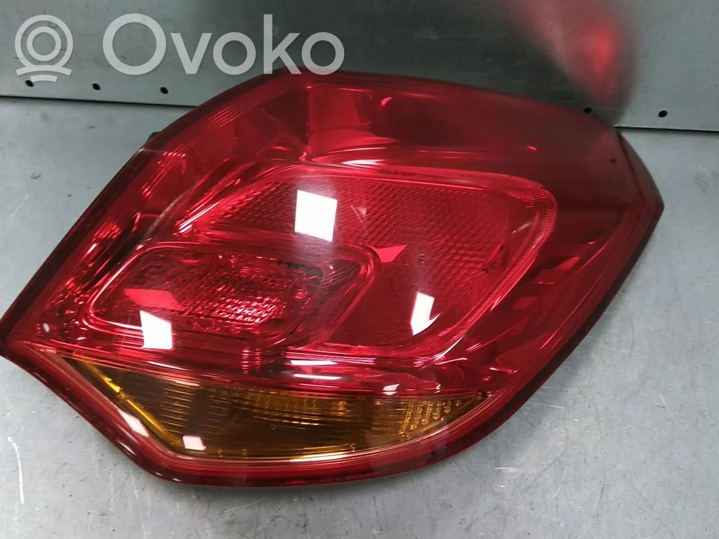 Opel Astra J Lampa tylna 