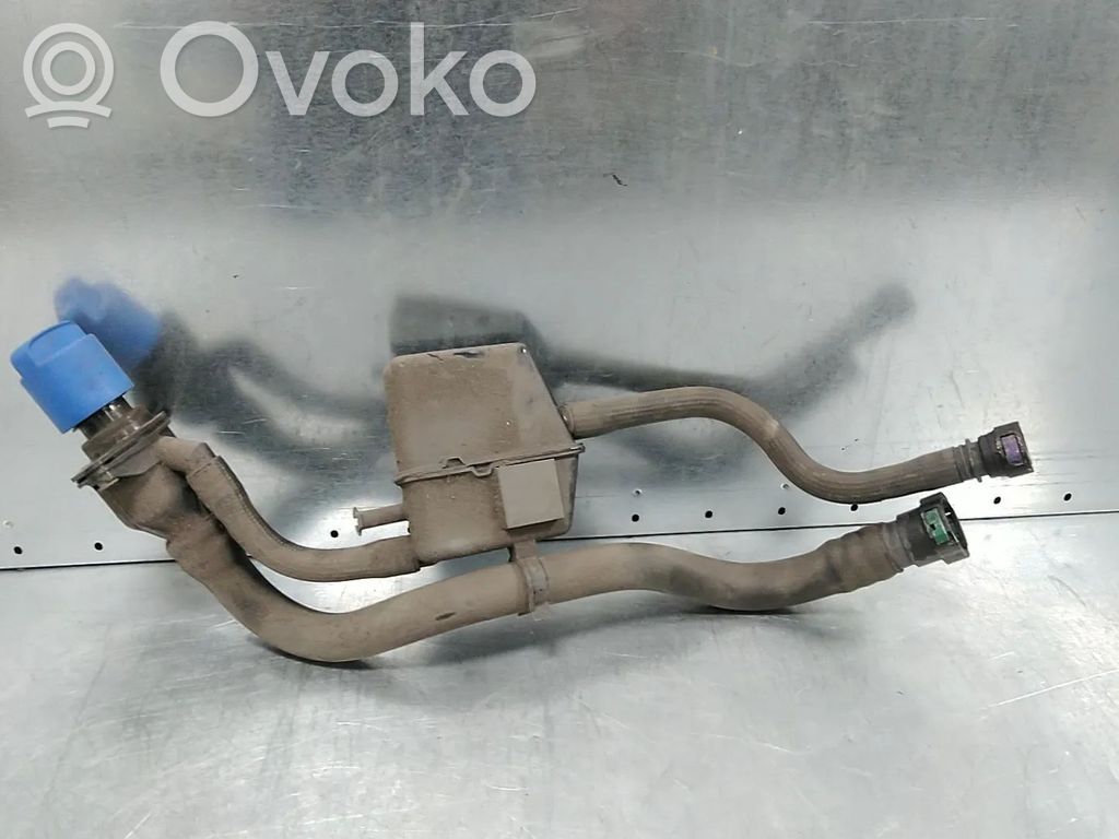 Audi A4 S4 B9 Wąż / Przwód płynu AdBlue 