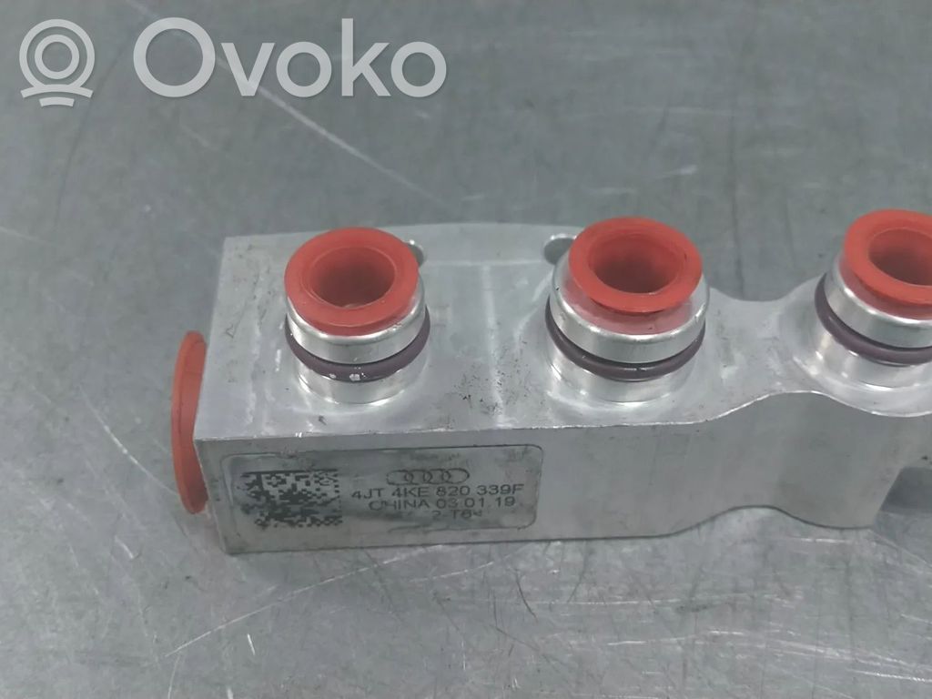 Other engine part   4KE820339F
