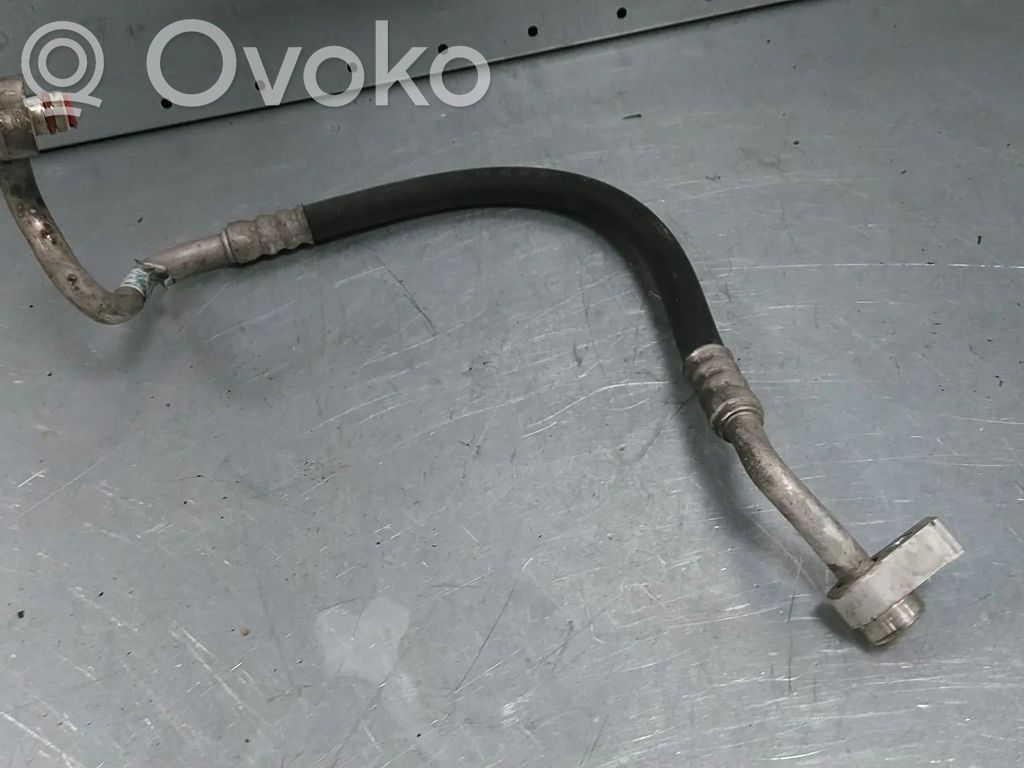 Ford Focus Ilmastointilaitteen putki (A/C) 