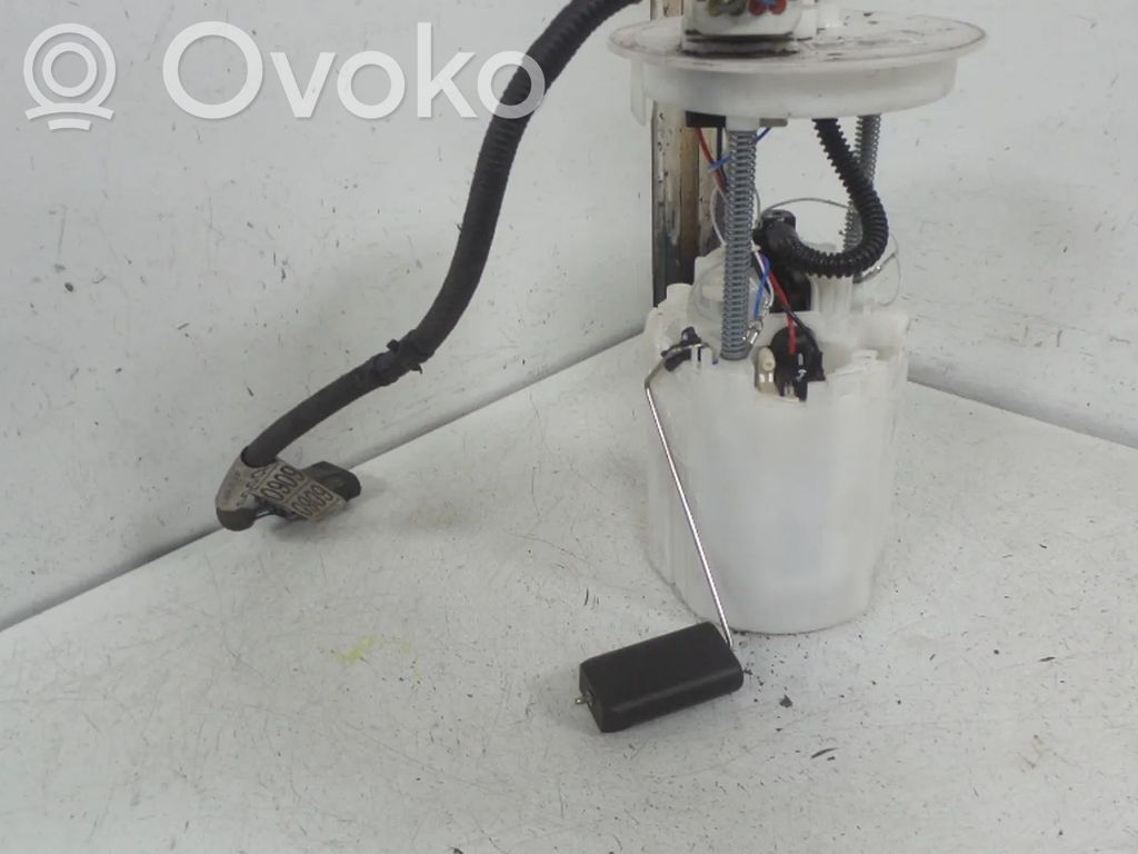 Opel Karl Bomba interna de combustible 