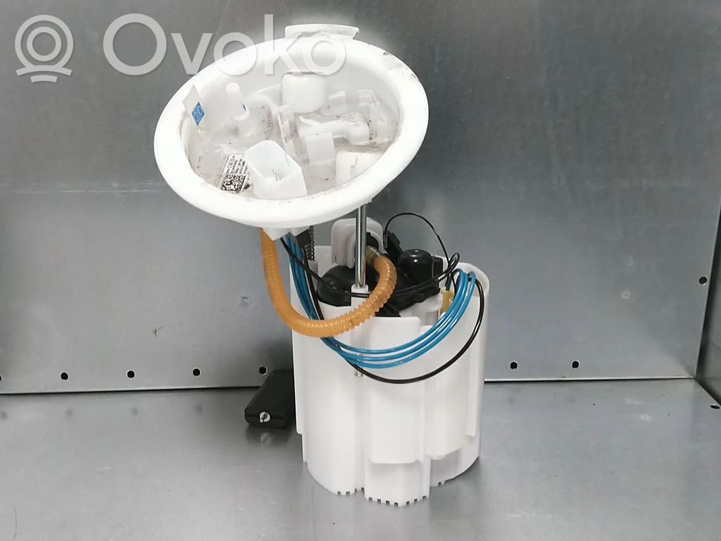 BMW 2 F22 F23 Bomba interna de combustible 