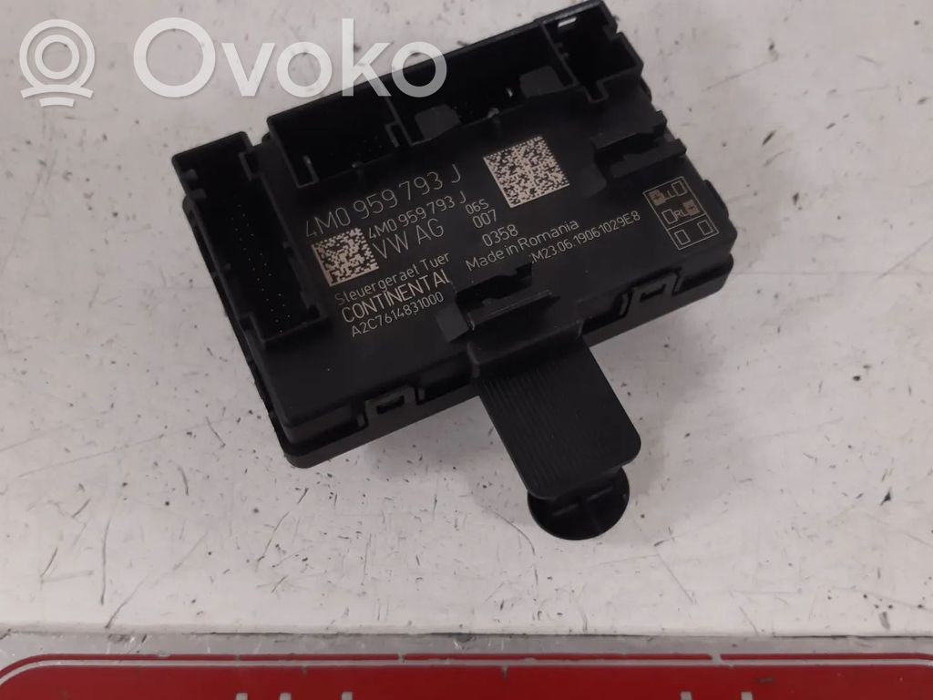Door control unit/module   4M0959793J