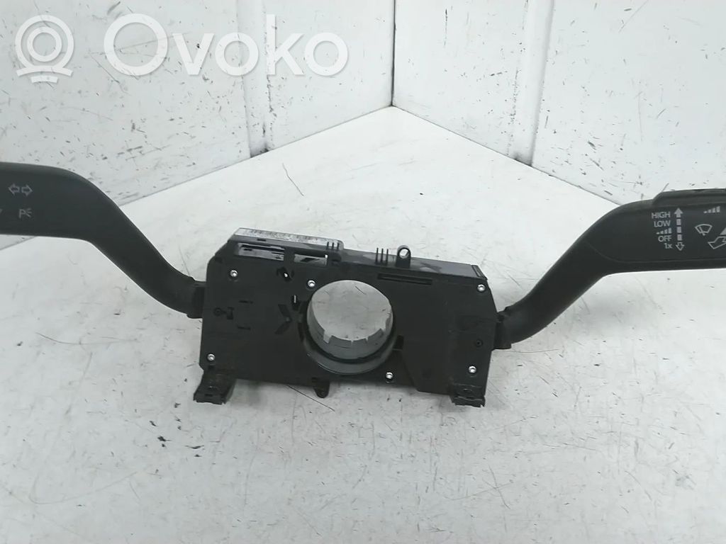 Skoda Fabia Mk2 (5J) Commodo, commande essuie-glace/phare 