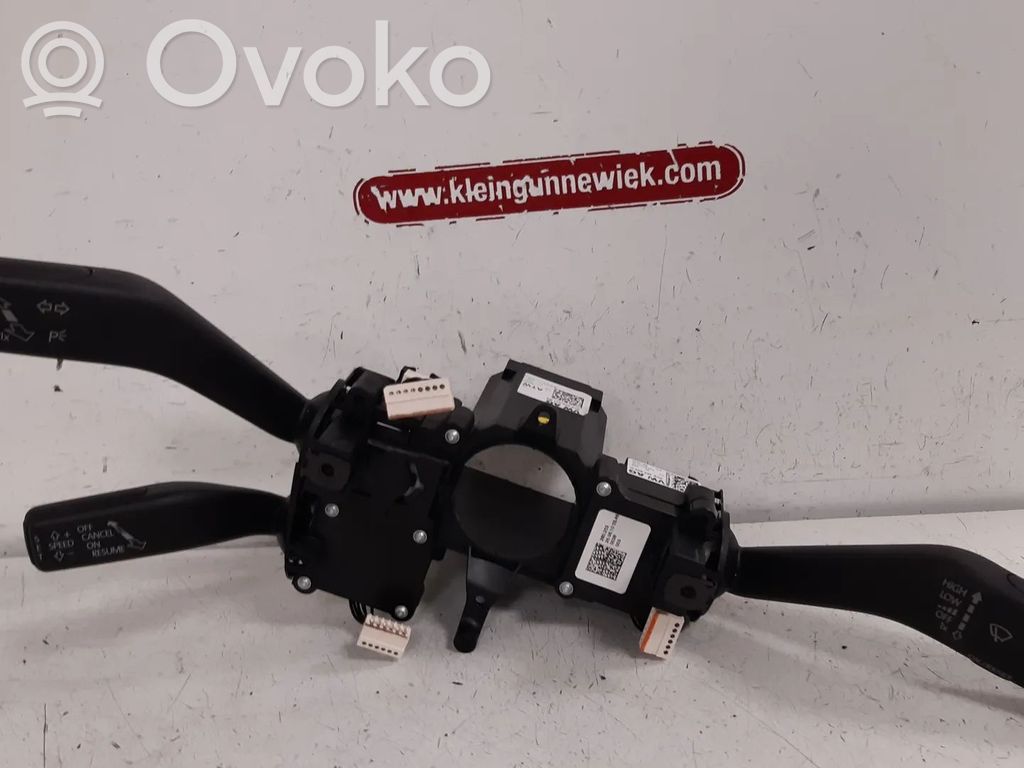 Volkswagen PASSAT B6 Wiper turn signal indicator stalk/switch 