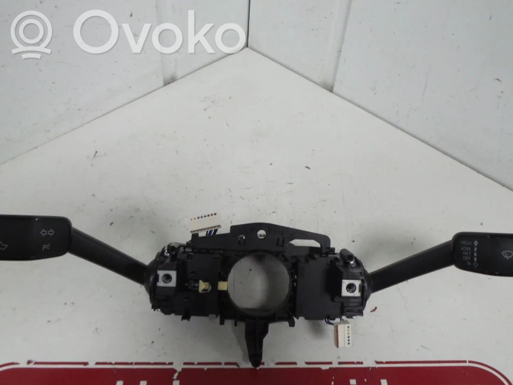 Volkswagen Golf VII Interruptor/palanca de limpiador de luz de giro 