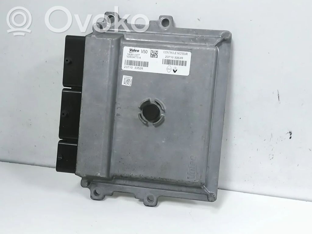 Renault Clio IV Engine control unit/module 