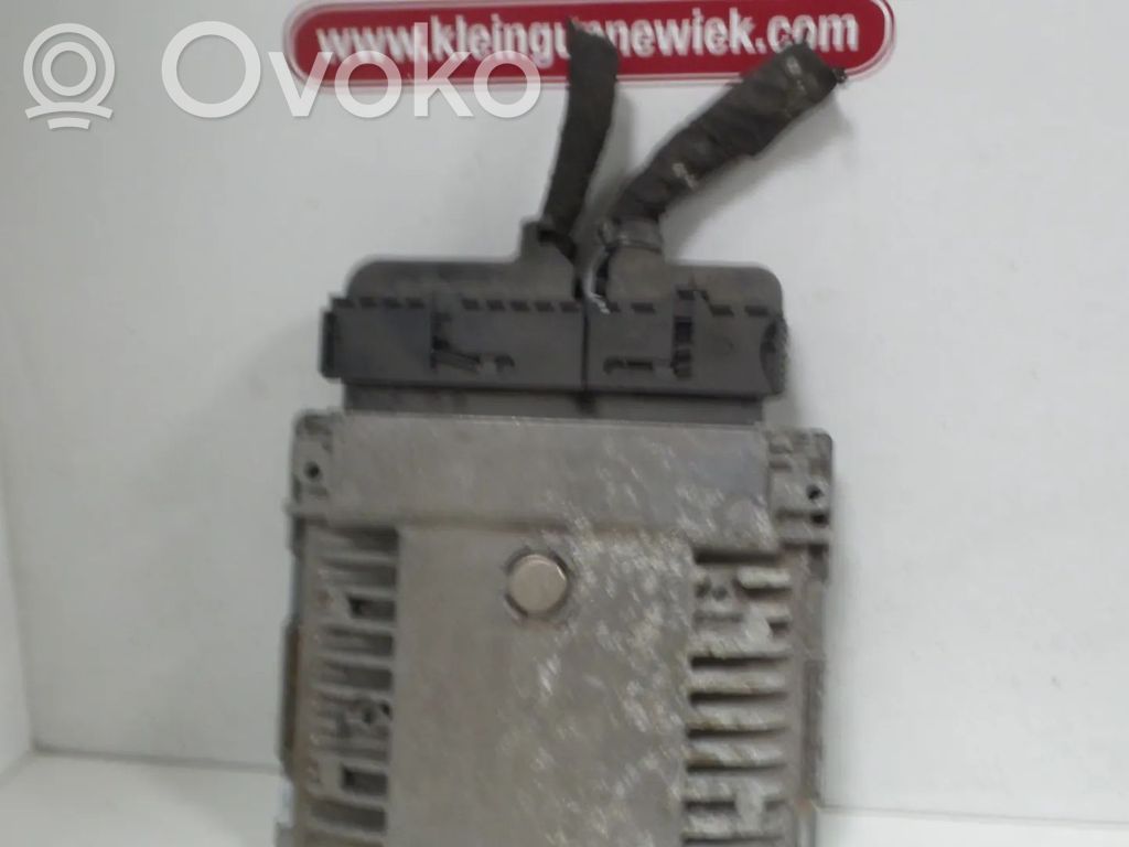 Volkswagen Golf VI Engine control unit/module 