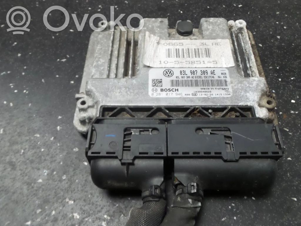 Volkswagen PASSAT B7 Engine control unit/module 
