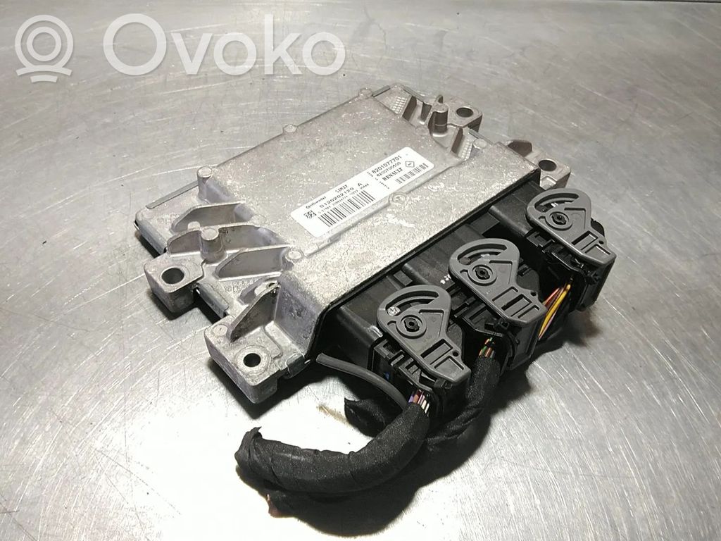 Engine control unit/module   8201077701,D4F786,S120202120A