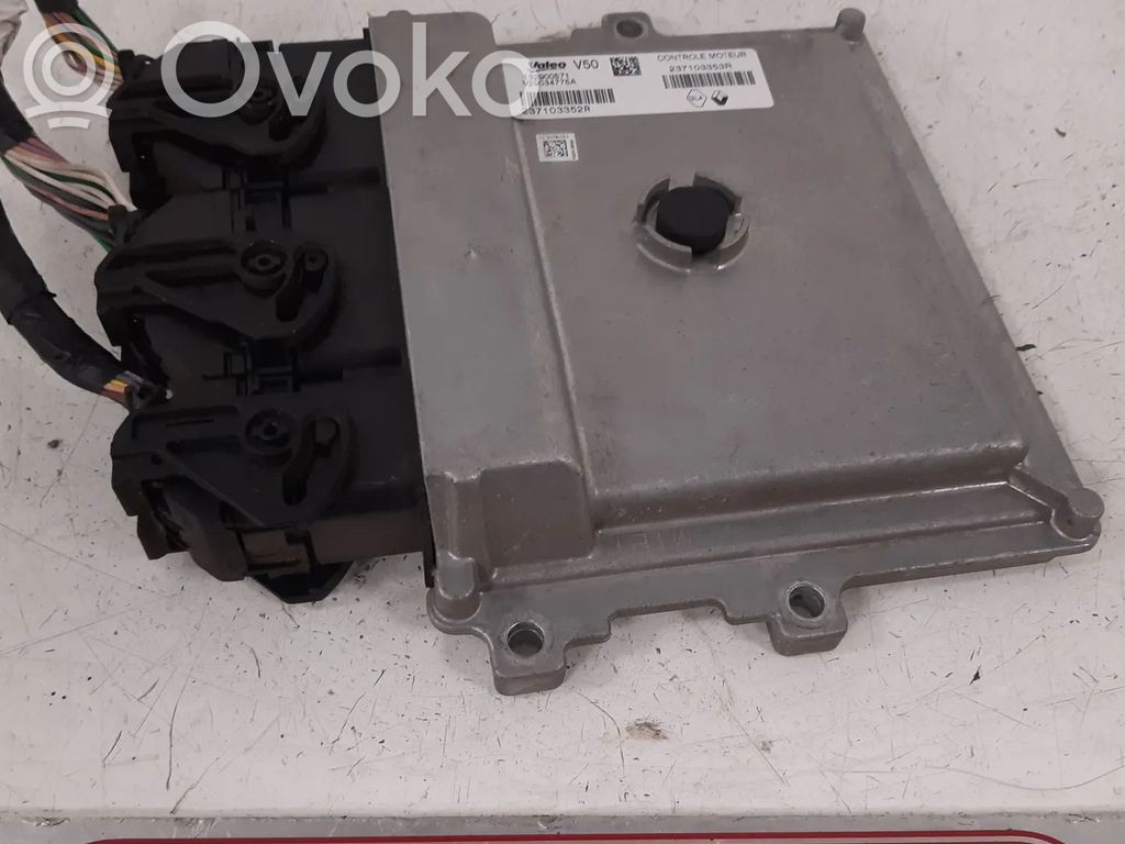 Renault Captur Engine control unit/module 