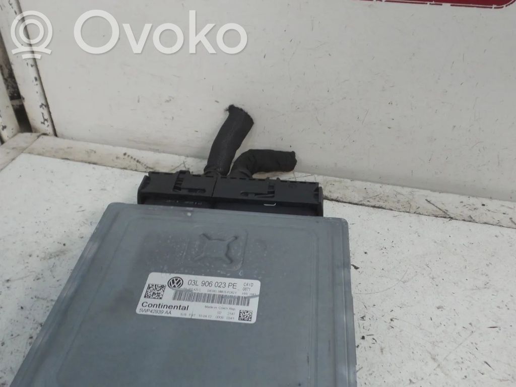 Volkswagen Caddy Engine control unit/module 